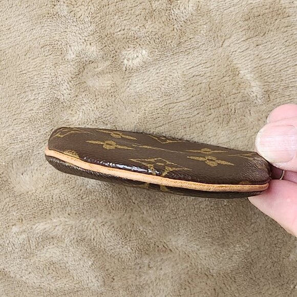 Louis Vuitton Monogram Round Coin Purse, Authentic - Picture 3 of 8